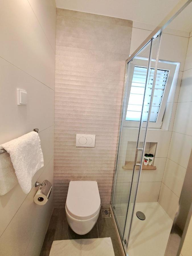 Studio Apartments Regina Bol Bagian luar foto