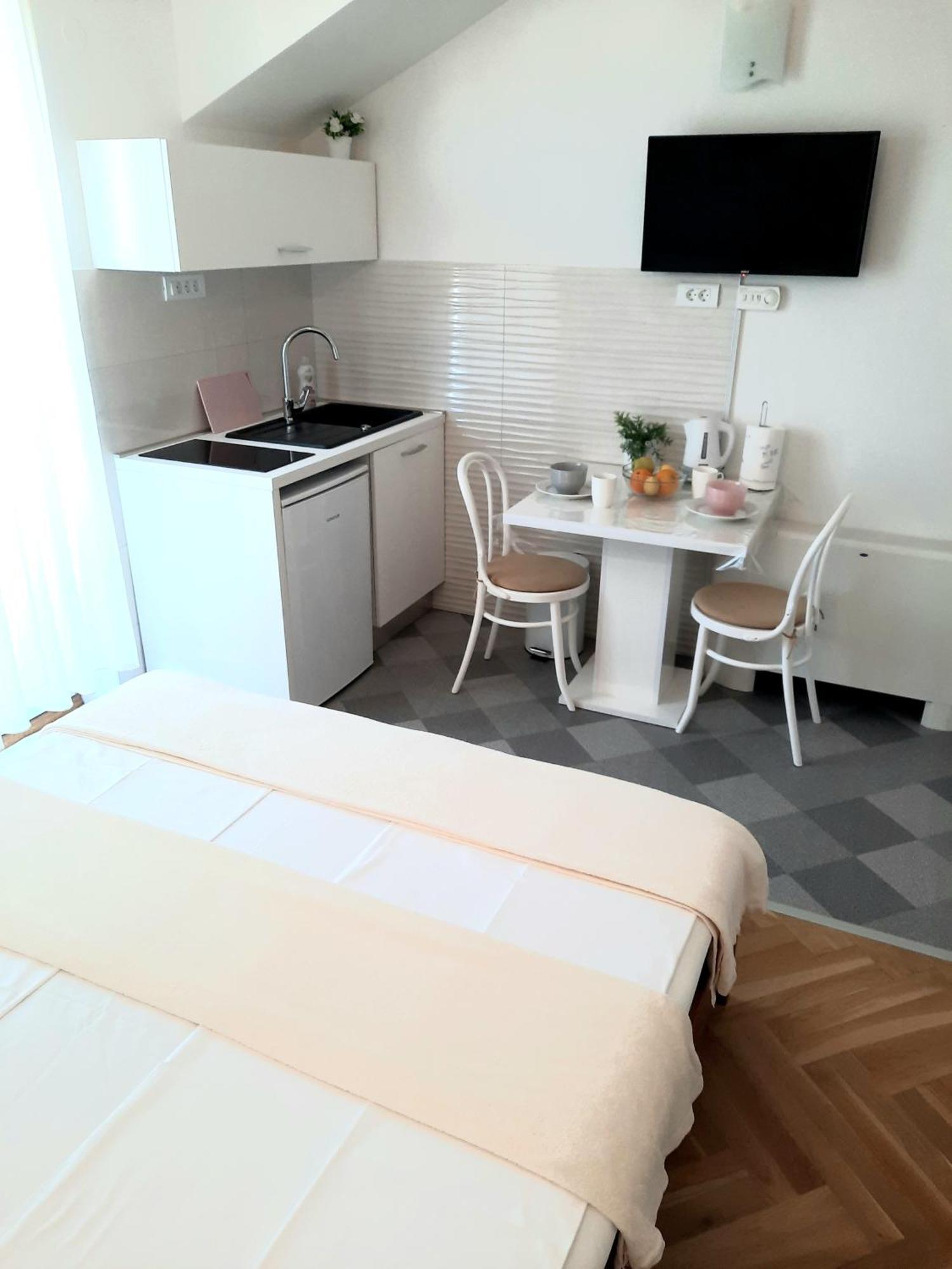 Studio Apartments Regina Bol Ruang foto